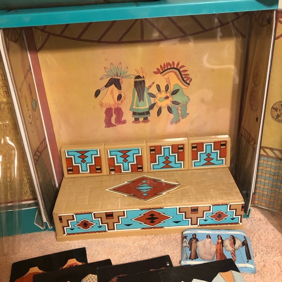 Vintage 1976 Mego Cher’s Dressing Room Playset 100% Complete With Box - Picture 3 of 16
